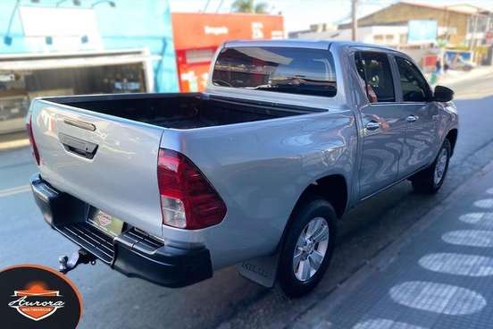 TOYOTA-HILUX-2.7 SR 4X2 CD 16V FLEX 4P MANUAL TOYOTA-HILUX-2019