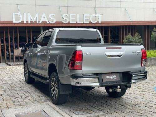 TOYOTA-HILUX-2020