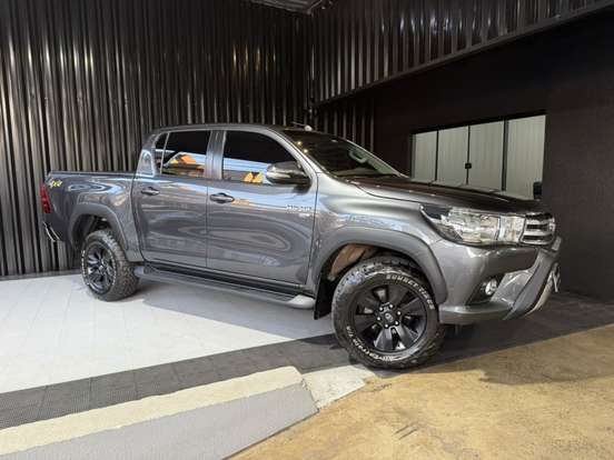 TOYOTA-HILUX-2016