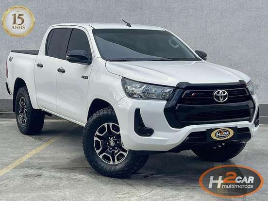 TOYOTA-HILUX-2022