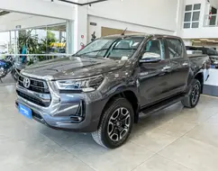 TOYOTA HILUX 2.8 D-4D TURBO DIESEL CD SRV 4X4 AUTOMÁTICO TOYOTA HILUX 2.8 D-4D TURBO DIESEL CD SRV 4X4 AUTOMÁTICO