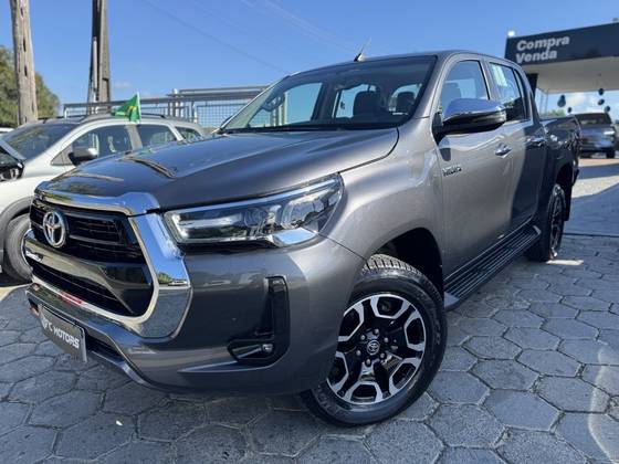 TOYOTA HILUX 2.8 D-4D TURBO DIESEL CD SRV 4X4 AUTOMÁTICO