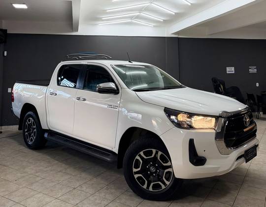 TOYOTA HILUX 2.8 D-4D TURBO DIESEL CD SRV 4X4 AUTOMÁTICO