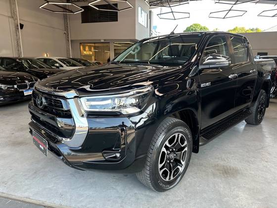 TOYOTA HILUX 2.8 D-4D TURBO DIESEL CD SRX 4X4 AUTOMÁTICO