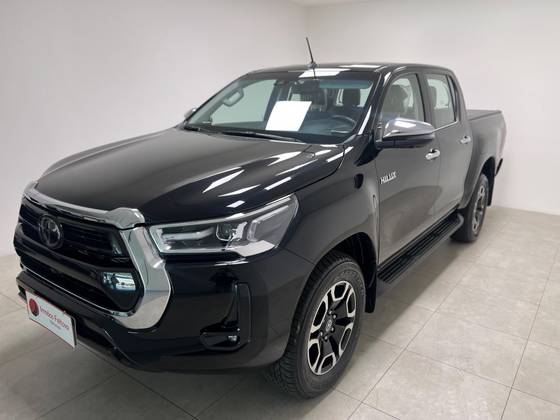 TOYOTA HILUX 2.8 D-4D TURBO DIESEL CD SRX 4X4 AUTOMÁTICO
