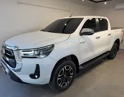 TOYOTA HILUX 2.8 D-4D TURBO DIESEL CD SRX 4X4 AUTOMÁTICO TOYOTA HILUX 2.8 D-4D TURBO DIESEL CD SRX 4X4 AUTOMÁTICO