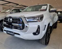 TOYOTA HILUX 2.8 D-4D TURBO DIESEL CD SRX PLUS 4X4 AUTOMÁTICO TOYOTA HILUX 2.8 D-4D TURBO DIESEL CD SRX PLUS 4X4 AUTOMÁTICO