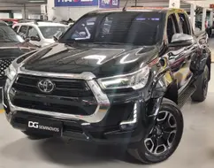 TOYOTA HILUX 2.8 D-4D TURBO DIESEL CD SRX PLUS 4X4 AUTOMÁTICO TOYOTA HILUX 2.8 D-4D TURBO DIESEL CD SRX PLUS 4X4 AUTOMÁTICO