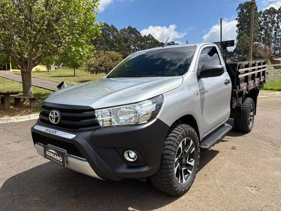 TOYOTA-HILUX-2.8 D-4D TURBO DIESEL CHASSI 4X4 AUTOMÁTICO TOYOTA-HILUX-2025