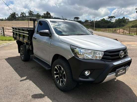 TOYOTA-HILUX-2025