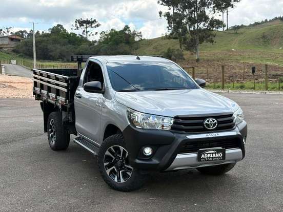 TOYOTA-HILUX-2025