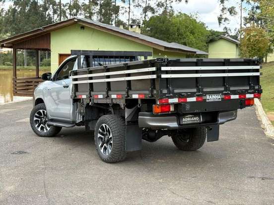 TOYOTA-HILUX-2.8 D-4D TURBO DIESEL CHASSI 4X4 AUTOMÁTICO TOYOTA-HILUX-2025