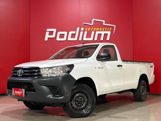 TOYOTA HILUX 2.8 D-4D TURBO DIESEL CS 4X4 MANUAL