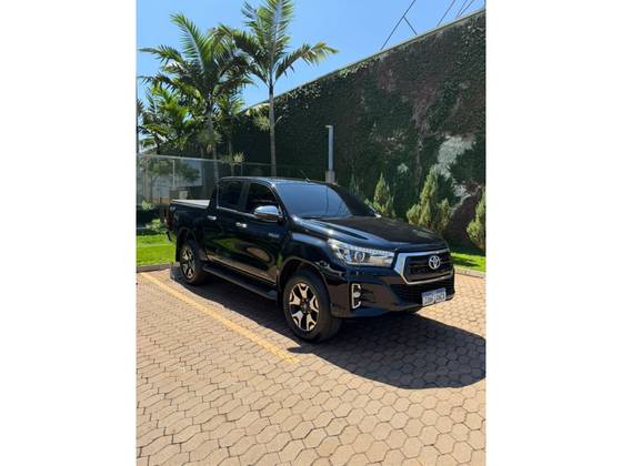 TOYOTA HILUX 2.8 SRX 4X4 CD 16V DIESEL 4P AUTOMÁTICO