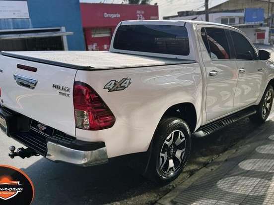 TOYOTA-HILUX-2.8 SRX 4X4 CD 16V DIESEL 4P AUTOMÁTICO TOYOTA-HILUX-2016