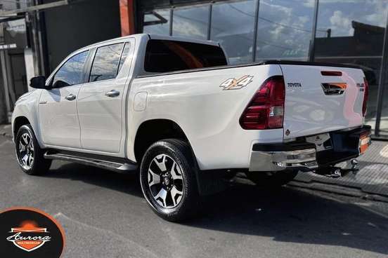 TOYOTA-HILUX-2016