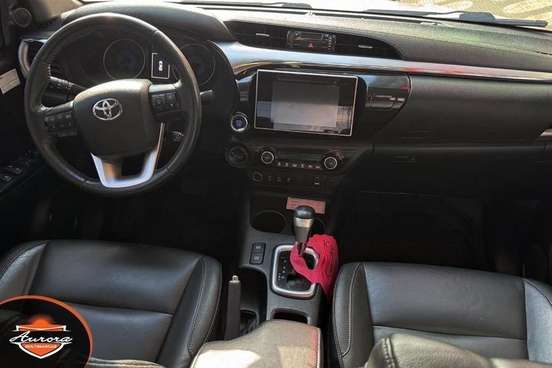 TOYOTA-HILUX-2016