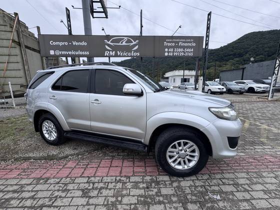 TOYOTA HILUX 3.0 SRV 4X4 CD 16V TURBO INTERCOOLER DIESEL 4P AUTOMÁTICO