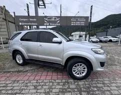 TOYOTA HILUX 3.0 SRV 4X4 CD 16V TURBO INTERCOOLER DIESEL 4P AUTOMÁTICO TOYOTA HILUX 3.0 SRV 4X4 CD 16V TURBO INTERCOOLER DIESEL 4P AUTOMÁTICO