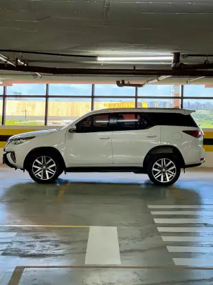 TOYOTA-HILUX SW4-2.7 SR 7 LUGARES 4X2 16V FLEX 4P AUTOMÁTICO TOYOTA-HILUX SW4-2016