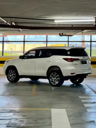 TOYOTA-HILUX SW4-2.7 SR 7 LUGARES 4X2 16V FLEX 4P AUTOMÁTICO TOYOTA-HILUX SW4-2016