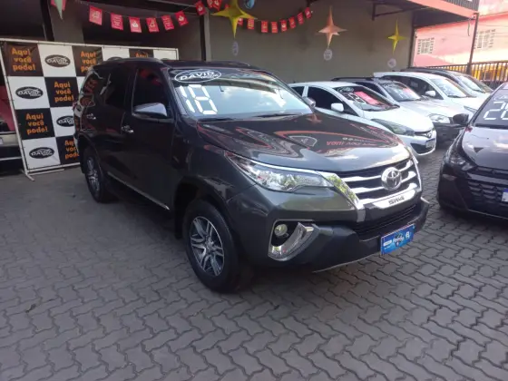 TOYOTA HILUX SW4 2.7 SRV 7 LUGARES 4X2 16V FLEX 4P AUTOMÁTICO