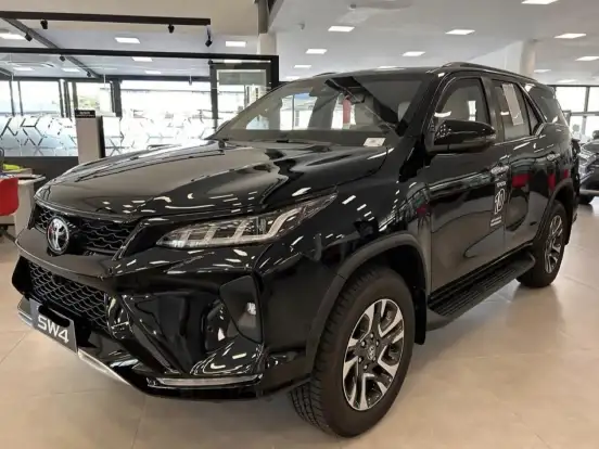 TOYOTA-HILUX SW4-2026