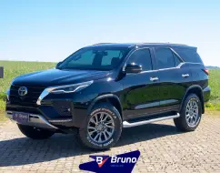 TOYOTA HILUX SW4 2.8 D-4D TURBO DIESEL SRX 4X4 AUTOMÁTICO TOYOTA HILUX SW4 2.8 D-4D TURBO DIESEL SRX 4X4 AUTOMÁTICO