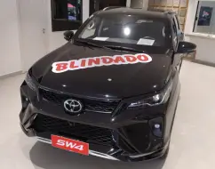 TOYOTA HILUX SW4 2.8 D-4D TURBO DIESEL SRX PLATINUM 7L 4X4 AUTOMÁTICO TOYOTA HILUX SW4 2.8 D-4D TURBO DIESEL SRX PLATINUM 7L 4X4 AUTOMÁTICO
