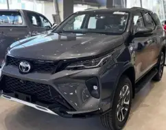 TOYOTA HILUX SW4 2.8 D-4D TURBO DIESEL SRX PLATINUM 7L 4X4 AUTOMÁTICO TOYOTA HILUX SW4 2.8 D-4D TURBO DIESEL SRX PLATINUM 7L 4X4 AUTOMÁTICO