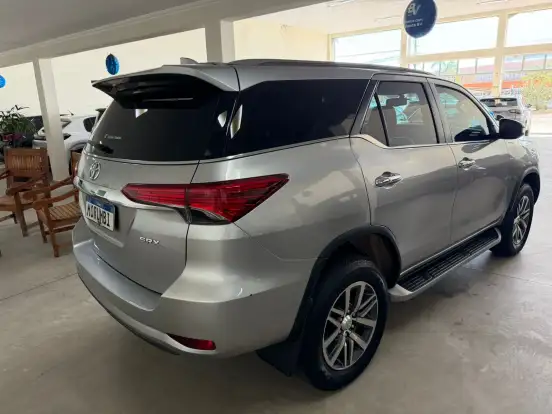 TOYOTA-HILUX SW4-2018