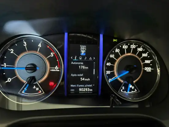 TOYOTA-HILUX SW4-2018