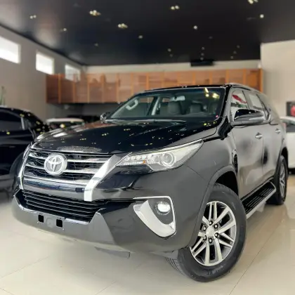 TOYOTA HILUX SW4 2.8 SRX 4X4 7 LUGARES 16V TURBO INTERCOOLER DIESEL 4P AUTOMÁTICO