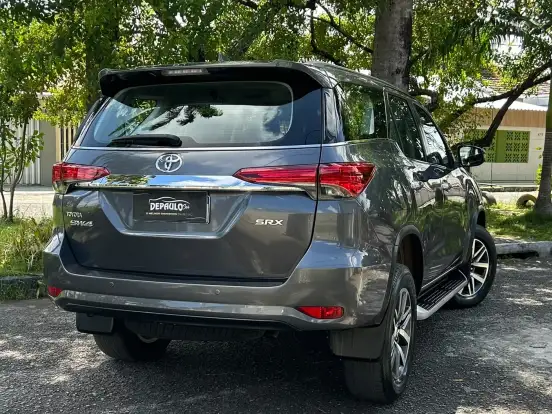 TOYOTA-HILUX SW4-2.8 SRX 4X4 7 LUGARES 16V TURBO INTERCOOLER DIESEL 4P AUTOMÁTICO TOYOTA-HILUX SW4-2018