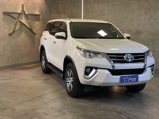 TOYOTA HILUX SW4 2.7 SRV 7 LUGARES 4X2 16V FLEX 4P AUTOMÁTICO