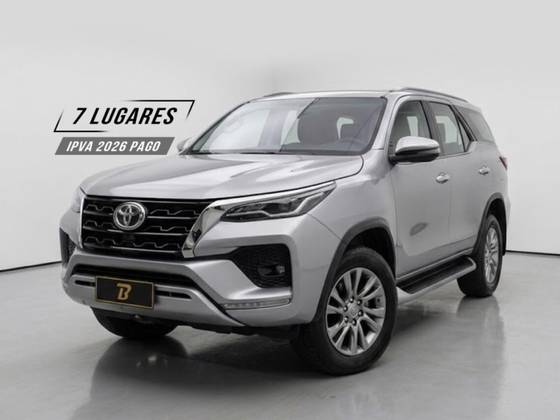 TOYOTA HILUX SW4 2.8 D-4D TURBO DIESEL SRX 4X4 AUTOMÁTICO