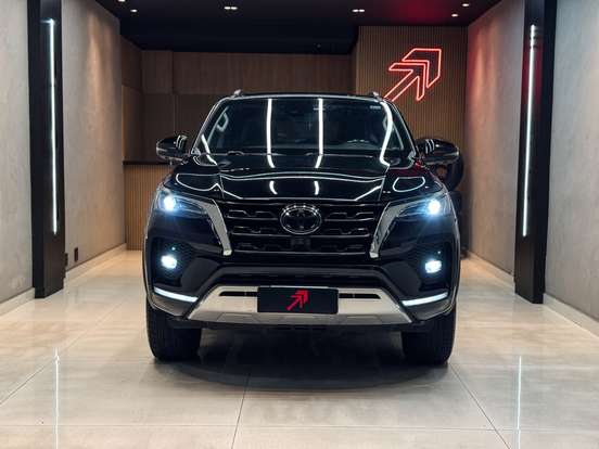 TOYOTA-HILUX SW4-2023