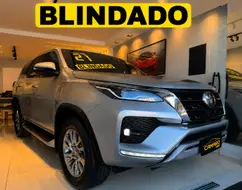 TOYOTA HILUX SW4 2.8 D-4D TURBO DIESEL SRX 7L 4X4 AUTOMÁTICO TOYOTA HILUX SW4 2.8 D-4D TURBO DIESEL SRX 7L 4X4 AUTOMÁTICO