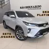 TOYOTA HILUX SW4 2.8 D-4D TURBO DIESEL SRX PLATINUM 7L 4X4 AUTOMÁTICO TOYOTA HILUX SW4 2.8 D-4D TURBO DIESEL SRX PLATINUM 7L 4X4 AUTOMÁTICO