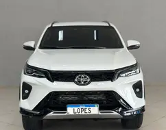 TOYOTA HILUX SW4 2.8 D-4D TURBO DIESEL SRX PLATINUM 7L 4X4 AUTOMÁTICO TOYOTA HILUX SW4 2.8 D-4D TURBO DIESEL SRX PLATINUM 7L 4X4 AUTOMÁTICO