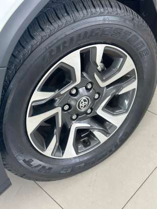 TOYOTA-HILUX SW4-2025