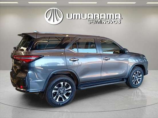 TOYOTA-HILUX SW4-2023