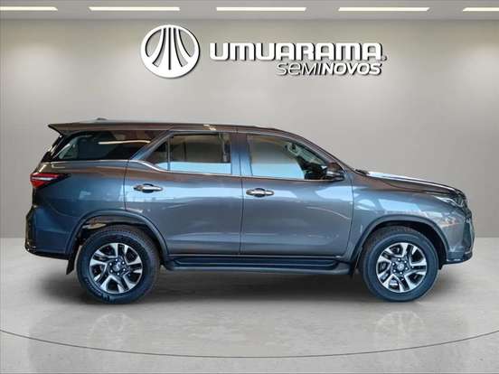 TOYOTA-HILUX SW4-2023