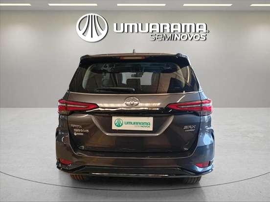 TOYOTA-HILUX SW4-2023