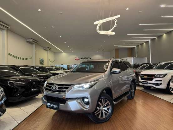 TOYOTA-HILUX SW4-2018
