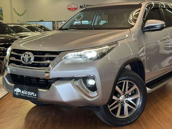 TOYOTA-HILUX SW4-2018