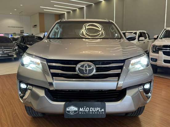 TOYOTA-HILUX SW4-2018