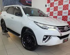 TOYOTA HILUX SW4 2.8 SRX 4X4 16V TURBO INTERCOOLER DIESEL 4P AUTOMÁTICO TOYOTA HILUX SW4 2.8 SRX 4X4 16V TURBO INTERCOOLER DIESEL 4P AUTOMÁTICO