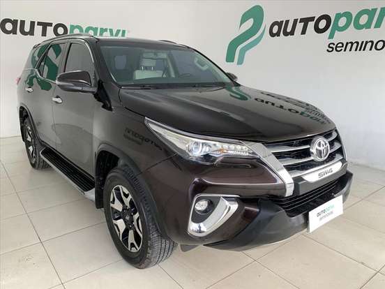 TOYOTA-HILUX SW4-2.8 SRX DIAMOND 4X4 7 LUGARES 16V TURBO INTERCOOLER DIESEL 4P AUTOMÁTICO TOYOTA-HILUX SW4-2019