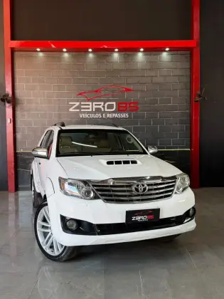 TOYOTA HILUX SW4 3.0 SRV 4X4 16V TURBO INTERCOOLER DIESEL 4P AUTOMÁTICO
